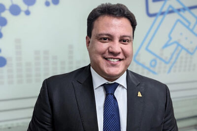 Camarão garante a aliados que não abre mão de candidatura no MA
