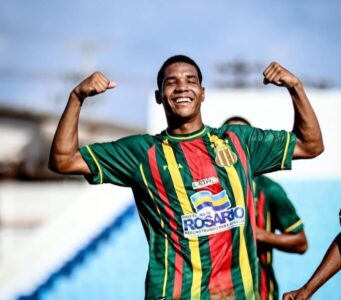 Atleta do Sampaio Corrêa Sub-20 que jogou irregular na vaga de Paulo Arthur marca dois gols contra o Botafogo-SP