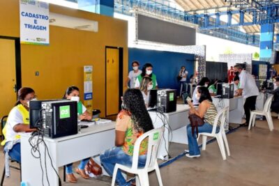 Profissionais de saúde acima de 60 anos começam a ser vacinados na sexta-feira (22)