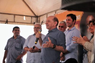 Eudes Sampaio entrega obras de pavimentação na Trizidela da Maioba