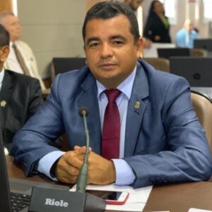 Polícia Civil prende casal suspeito de integrar grupo criminoso responsável por roubo a residência do vereador Edson Gaguinho