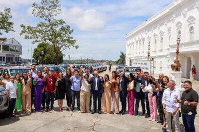 Governo entrega 18 novos veículos e renova frota das Unidades Regionais de Saúde (URS)