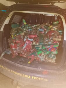 PRF apreende 188 kg de drogas escondidas em pneus de caminhão na BR-135