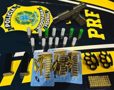 Homem é preso com arma, mais de 130 munições e tenta subornar policiais na BR-316