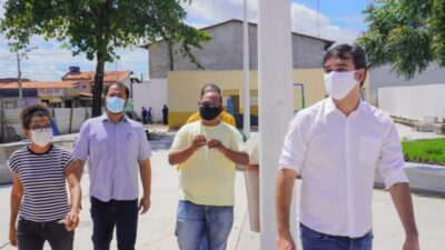 Rubens destaca inauguração da praça do Cohatrac, revitalizada durante sua gestão na Secid