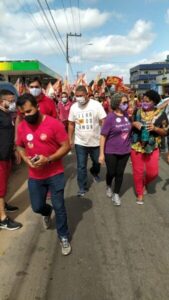 ‘BANDEIRAÇO’ E CAMINHADA DE RUBENS INVADEM AS RUAS