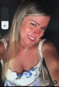 Depois de protagonizar uma notícia sobre suposto crime de racismo contra segurança do ex marido, Janayna do Socorro Muniz Torres (45 anos), volta a causar nas noites de São Luís.
