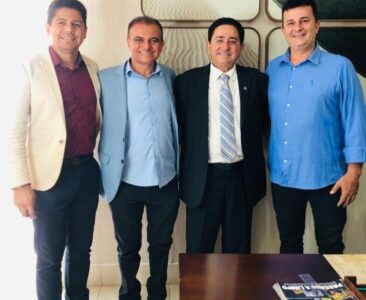*MAIS NOVIDADES VIRÃO!Vereador Dr. Gean(PSB), ex-prefeito Placido (PSB) e Dr. Railson (PC do B) estiveram em audiência com o Dep. Hemetério e pautam 2024. Será. ?!*