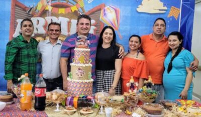 *Lideranças políticas e funcionários celebraram com festa o 4° Aniversário do HR/SLP*