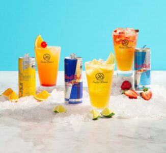 Sodiê Doces amplia cardápio com parceria Red Bull®️ e lança drinks gelados