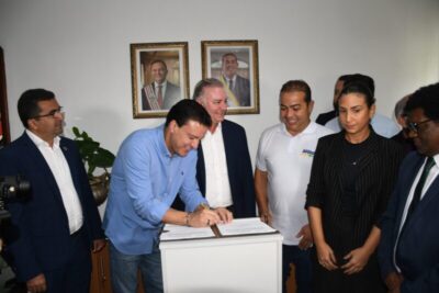 Vice-governador Felipe Camarão participa de assinatura do Termo de Cooperação com Regularização Fundiária em Imperatriz