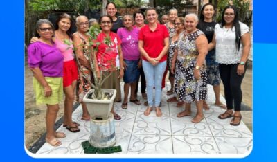 A Secretária Municipal da Mulher Clėlia Barros se reúne com mulheres do Povoado Monte Alegre
