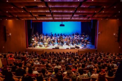 Teatro do SESI celebra 40 anos com programação especial e homenagem a personalidades da cultura