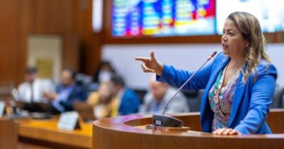 O L Í T I C A Deputada Mical Damasceno defende anistia a manifestantes de 8 de janeiro e apresenta m…