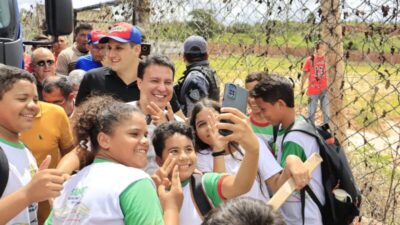 Felipe Camarão entrega escola nova construída e realiza sonho de estudantes e professores, no município de Esperantinópolis