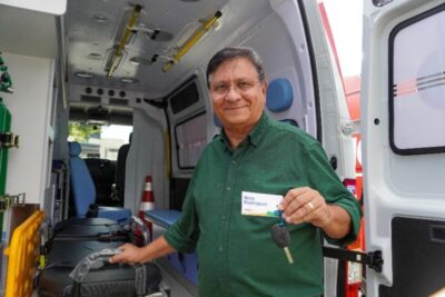 Prefeito Jones Braga recebe nova ambulância para reforçar a saúde em Nina Rodrigues