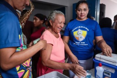 Prefeitura de Timon realiza ação especial em homenagem ao Dia das Mães no CRAS do Parque Piauí