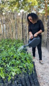 Liderança Política Rosa Comemora o Dia do Meio Ambiente com Plantio de Açaí às Margens do Rio
