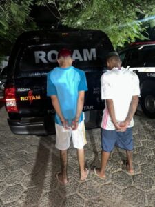 Dupla é presa com drogas durante operação da Polícia Militar