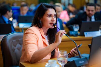 PL da vereadora Clara Gomes aprovado na Câmara prioriza matrícula de estudantes em situação de vulnerabilidade
