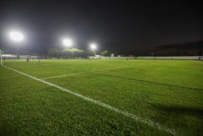 Prefeitura entrega novo sistema de irrigação automatizada e iluminação em LED do Estádio Miguel Lima