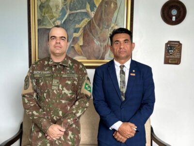 Deputado Wellington do Curso visita o comandante do Exército em São Luís (24º BIS), onde foi sargento por 15 anos