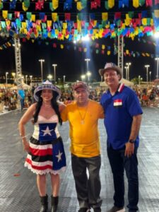 Astro de Ogum recebe Marcus Brandão, Audreia Noleto e vereadores em grande celebração junina