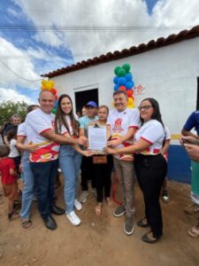 Miltinho Aragão entrega primeiras casas populares construídas com recursos próprios da Prefeitura de São Mateus