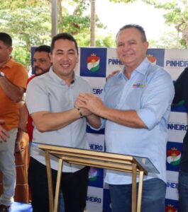 Prefeito André da RalpNet e Governador Carlos Brandão, assinam ordens de serviços para execução de grandes obras em Pinheiro
