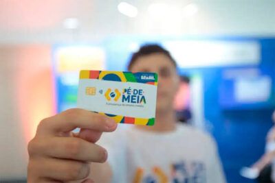 MEC quer ampliar Pé-de-Meia e beneficiar todos os estudantes do ensino médio público em 2026