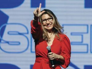 AGU rebate críticas e defende legalidade das viagens internacionais de Janja custeadas com verba pública.