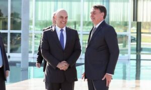 Bolsonaro pode ser preso se der entrevistas, decide Alexandre de Moraes