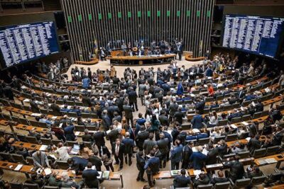 Redistribuição de vagas da Câmara por Estado ficará com TSE se veto de Lula for mantido