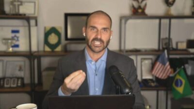 Investigado pela PF, Eduardo Bolsonaro tem licença encerrada neste domingo sem decisão sobre retorno dos EUA