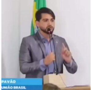 Confusão na Câmara de Santa Helena: Vereador desafia colega com ameaça durante sessão.