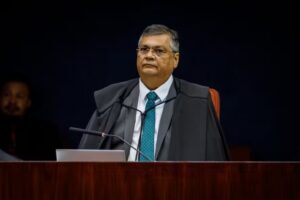 Dino largou a toga, mas não largou a política: maranhenses enxergam atuação partidária de Flávio Dino mesmo no STF.