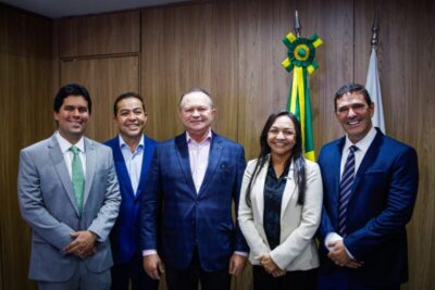 Brandão entrega projetos ao governo federal em Brasília para unidades de saúde no Maranhão