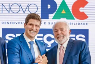 Lula chama João Campos para falar de comunicação digital em meio à crise do Pix