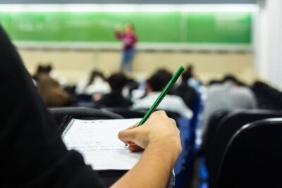 MEC lança rede de cursinhos populares e reforço escolar para alunos da rede pública