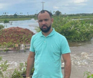 Enquanto Palmeirândia vive no breu, prefeito Edilson torra quase 3 milhões em festas e contratos de iluminação que nunca acenderam um poste