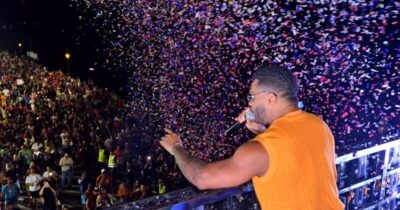 Folia e diversão marcam fim da programação de prévias na Cidade do Carnaval que retomará shows sexta-feira (28)