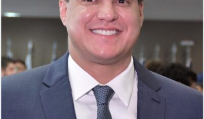 Câmara Municipal de Santa Helena-MA aprova Decreto de título de cidadão Helenense para o vice-governador do Maranhão Felipe Camarão há pedido dos vereadores Marcio 10, Braz Amaral e Vítor de Pajoca