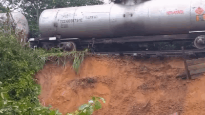 Trem com carga de combustíveis fica preso ao atravessar Ponte no Maranhão