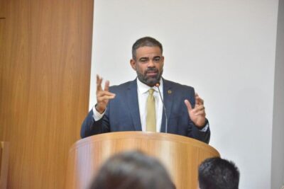 PAULO VICTOR PROPÕE CAMPANHA PARA ESTIMULAR CONTRAÇÃO DE MULHERES VÍTIMAS DE VIOLÊNCIA EM SÃO LUIS