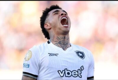 Botafogo vence o campeão europeu, PSG, e encaminha sua classificação