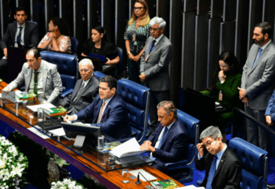 Sarney é homenageado pelos 40 anos da Redemocratização