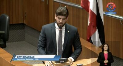 Davi Brandão enquadra Othelino Neto em discurso e faz convite para visitarem obras do governo