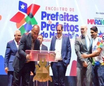 Prefeitas e Prefeitos de todo Maranhão conquistam benefícios em encontro promovido pelo Governo e FAMEM