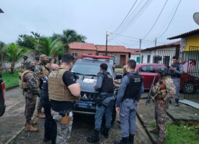 OPERAÇÃO POLICIAL PRENDE DUAS PESSOAS EM FLAGRANTE E APREENDE ARMAS DE FOGO E DROGAS EM ARARI