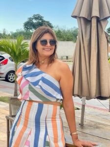 Entre a notícia e a coragem: Jacqueline Heluy fala sobre vida, jornalismo e superação